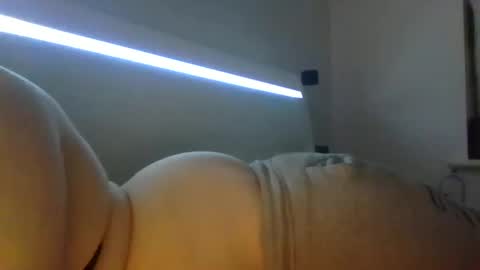 Snapshot of beeinmedeep chatting on February 18, 9:32 am beeinmedeep online show from February 18, 9:32 am