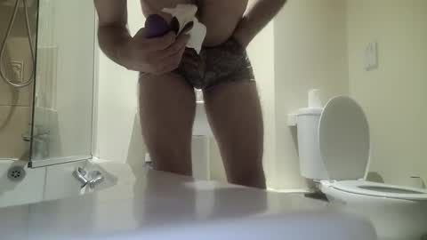 Snapshot of begbestuk chatting on October 1, 4:13 pm begbestuk online show from October 1, 4:13 pm