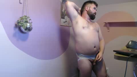 Snapshot of behrbae chatting on November 13, 8:52 pm Behrbae online show from November 13, 8:52 pm