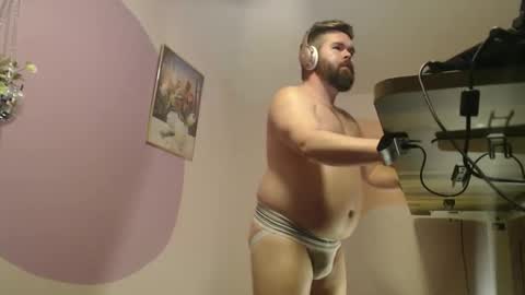 Snapshot of behrbae chatting on December 3, 1:46 am Behrbae online show from December 3, 1:46 am