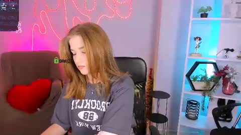 Snapshot of bekky_blue chatting on July 21, 12:29 pm Bekky online show from July 21, 12:29 pm