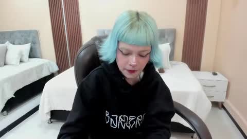 Snapshot of bela_craxkerr chatting on June 24, 12:48 pm Bela online show from June 24, 12:48 pm