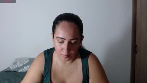 Snapshot of bela_hadid05 chatting on February 20, 5:13 pm hadid online show from February 20, 5:13 pm