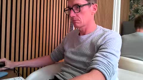 Snapshot of belami_france chatting on November 7, 9:42 am SexFriendFrance online show from November 7, 9:42 am