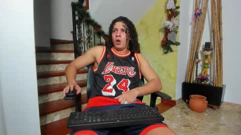 independent model online show from November 22, 1:04 am