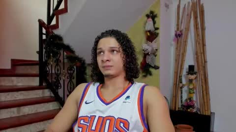 independent model online show from December 22, 5:43 pm