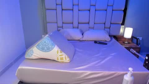Snapshot of belanny_ chatting on June 13, 4:32 am Bella online show from June 13, 4:32 am