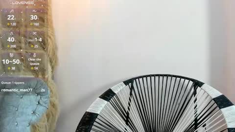 Snapshot of belinda_hills chatting on December 21, 11:02 pm belinda online show from December 21, 11:02 pm