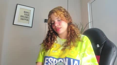 Snapshot of belinda_hills chatting on December 22, 4:17 pm belinda online show from December 22, 4:17 pm