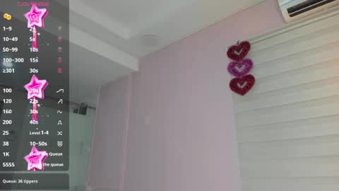 Snapshot of belinda_hills chatting on January 6, 12:27 am belinda online show from January 6, 12:27 am