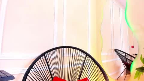 Snapshot of belinda_hills chatting on February 8, 7:49 pm belinda online show from February 8, 7:49 pm
