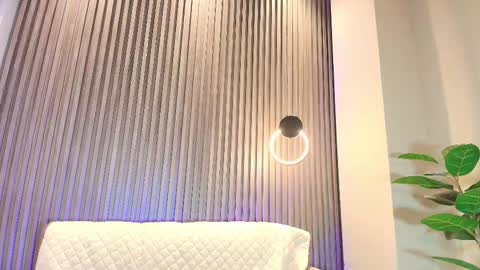 Snapshot of belinda_hills chatting on February 13, 10:43 pm belinda online show from February 13, 10:43 pm