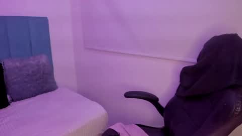 Snapshot of belinda_ws chatting on September 26, 4:00 pm Bella online show from September 26, 4:00 pm