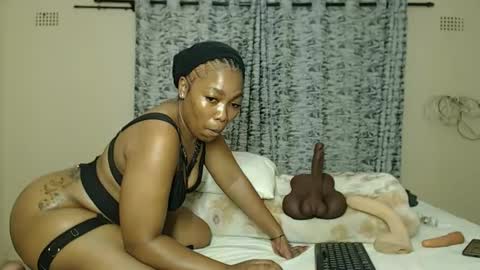 Snapshot of belindaxxxx chatting on February 19, 6:42 am belindaxxxx online show from February 19, 6:42 am