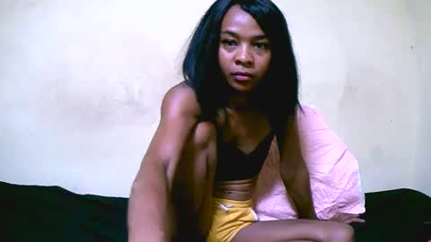 Snapshot of bella193999 chatting on December 13, 1:33 pm bella193999 online show from December 13, 1:33 pm