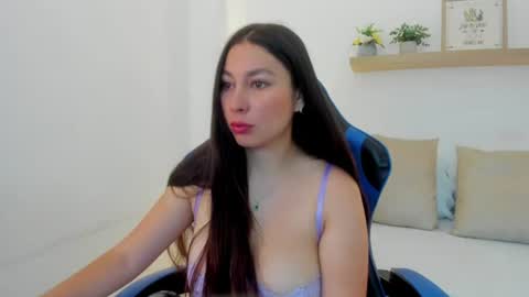 Snapshot of bella_99x chatting on July 30, 11:42 am Bel 3 online show from July 30, 11:42 am