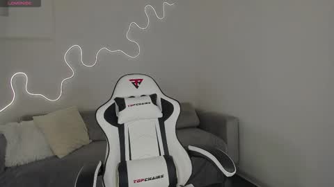 Snapshot of bella__sss chatting on December 15, 3:11 am Hi I am Bella online show from December 15, 3:11 am