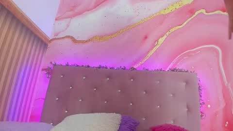 Snapshot of bella__sweets chatting on January 13, 10:42 am Melanie online show from January 13, 10:42 am