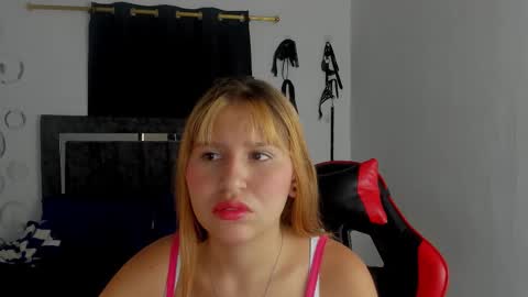 Snapshot of bella_blanca19 chatting on January 9, 12:08 pm Bella Blanca online show from January 9, 12:08 pm