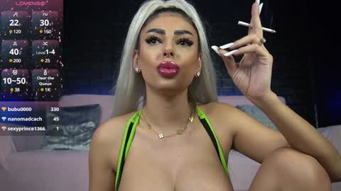 Snapshot of bella_blonda chatting on February 7, 8:10 pm Emma Bella online show from February 7, 8:10 pm