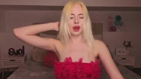 Snapshot of bella_crazyy chatting on June 9, 9:26 pm Bella online show from June 9, 9:26 pm