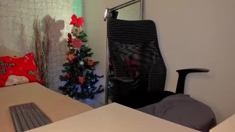 Snapshot of bella_desi chatting on December 20, 3:10 pm Dessi online show from December 20, 3:10 pm