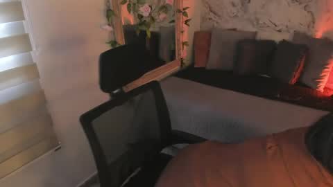 Snapshot of bella_desi chatting on May 9, 1:27 pm Dessi online show from May 9, 1:27 pm