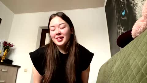 Hanna here Welcome  online show from February 23, 3:26 am