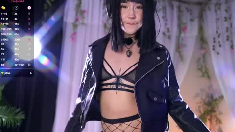 Snapshot of bella_franco chatting on April 8, 11:27 pm In instagran bel myangel online show from April 8, 11:27 pm