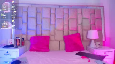 bella online show from March 1, 3:52 am