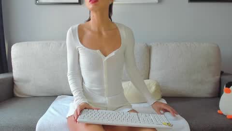 Anna  online show from February 8, 8:42 am