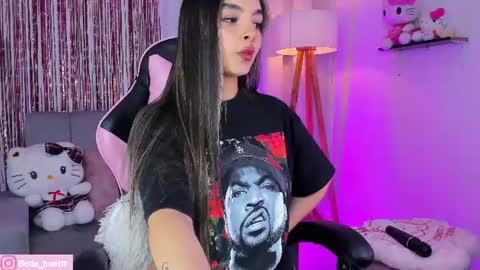 bella igbella hunttt online show from June 20, 3:31 am