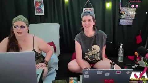 Bella James online show from November 27, 5:15 pm