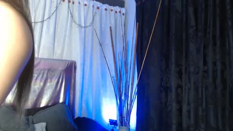 Snapshot of bella_lr chatting on September 24, 1:31 am Valentina online show from September 24, 1:31 am