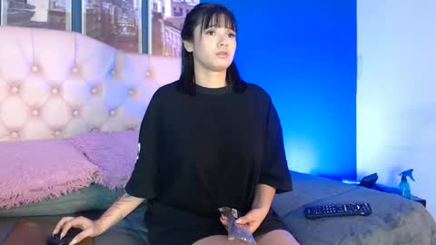Snapshot of bella_lr chatting on May 5, 2:03 pm Valentina online show from May 5, 2:03 pm