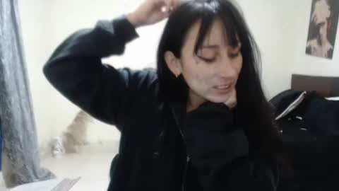 bella_luna34 online show from May 5, 2:19 am