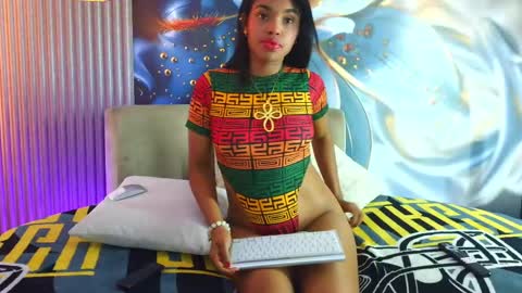 Snapshot of bella_moonlight_cr chatting on May 30, 11:46 pm BELLA online show from May 30, 11:46 pm
