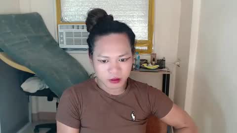 Snapshot of bella_ngo chatting on May 12, 12:35 pm bella_ngo online show from May 12, 12:35 pm