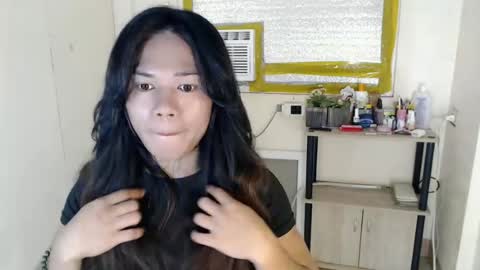 Snapshot of bella_ngo chatting on June 7, 10:19 am bella_ngo online show from June 7, 10:19 am