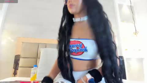 Snapshot of bella_novoa chatting on June 12, 3:05 am BELLA online show from June 12, 3:05 am