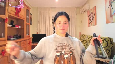 Snapshot of bella_pocahontas3 chatting on January 19, 7:15 pm bella_pocahontas3 online show from January 19, 7:15 pm