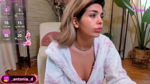 Snapshot of bella_posh chatting on May 10, 7:02 am bella_posh online show from May 10, 7:02 am