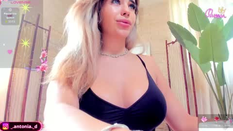 Snapshot of bella_posh chatting on June 2, 6:37 am bella_posh online show from June 2, 6:37 am