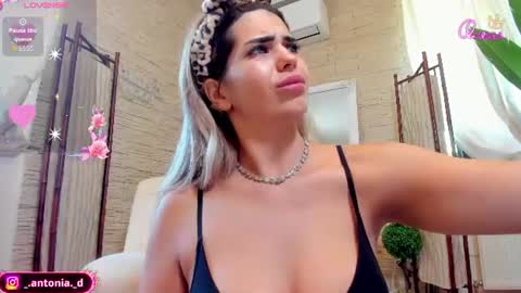 Snapshot of bella_posh chatting on June 14, 8:27 am bella_posh online show from June 14, 8:27 am