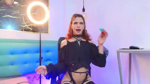 Snapshot of bella_salvatore chatting on November 27, 8:22 pm online show from November 27, 8:22 pm