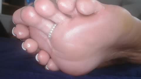 bella_sexy_feet online show from February 26, 3:52 pm