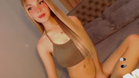 Bella online show from February 19, 1:12 am