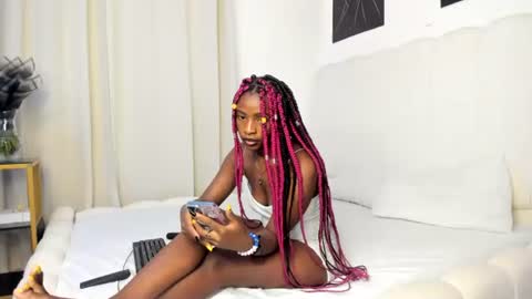 Bella sweetpea online show from June 25, 5:12 am