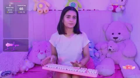 bella_thixx online show from March 14, 5:13 am