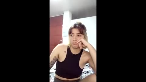 bella_thorne1999 online show from May 7, 1:00 am